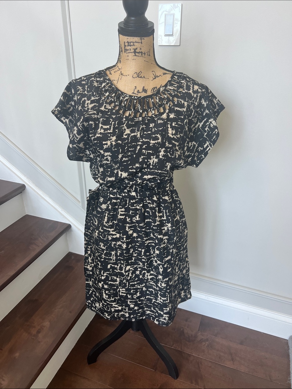 Mossimo Black and Cream Printed Short-Sleeve Dress tie small